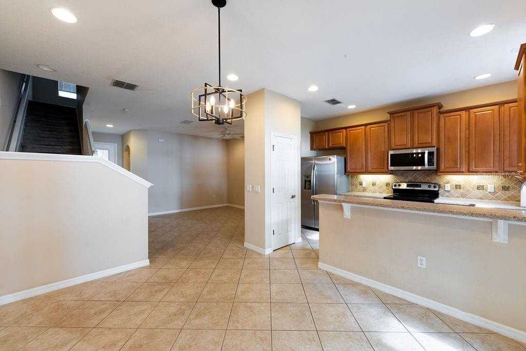 10332 Fallsgrove St - Photo 4 of 18