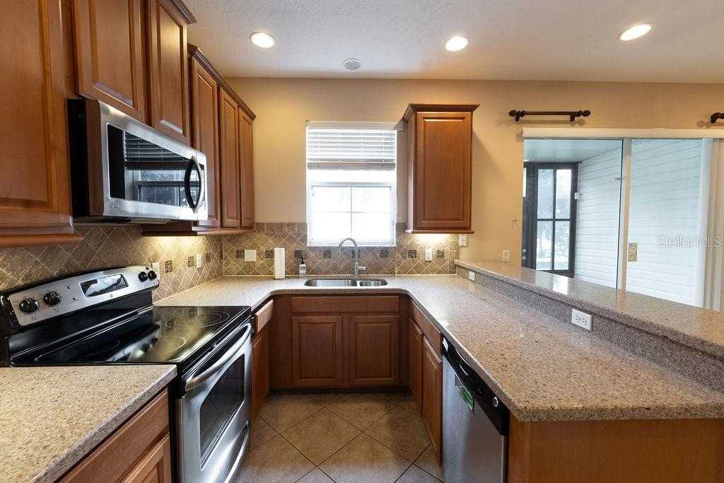 10332 Fallsgrove St - Photo 5 of 18