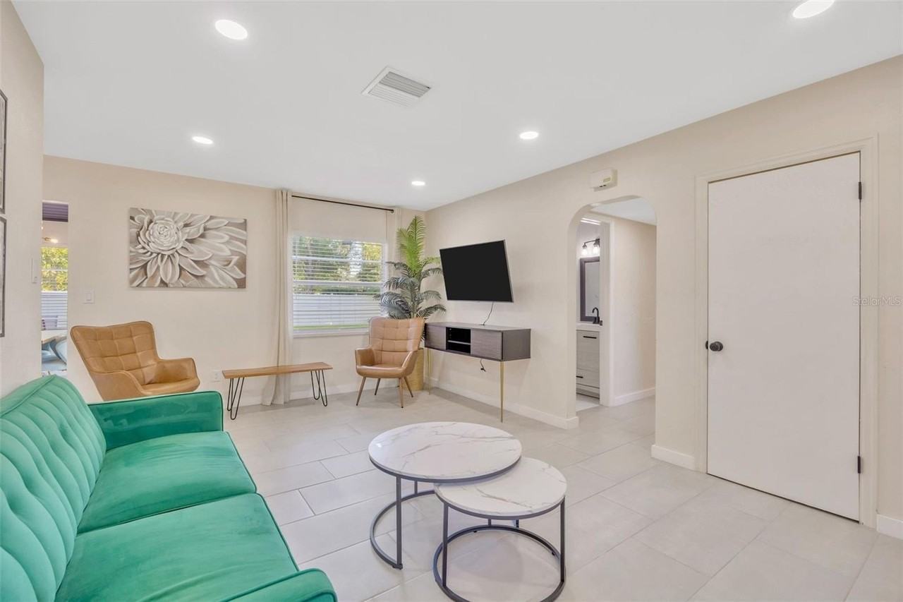 4020 W Euclid Ave - Photo 3 of 18