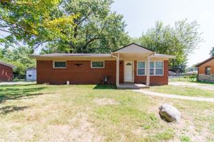 432 Woodview Dr - Photo 1 of 1