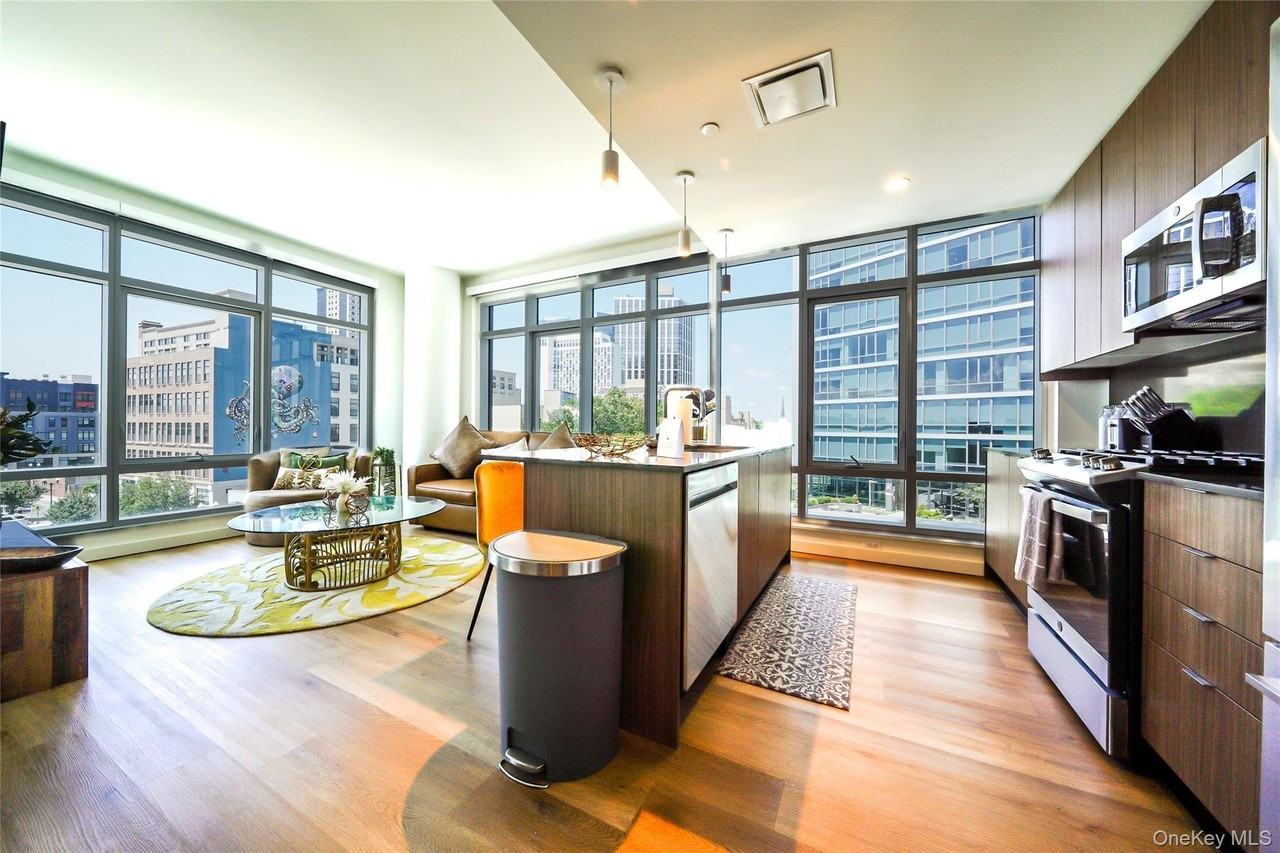 50 Clinton Pl - Photo 2 of 15