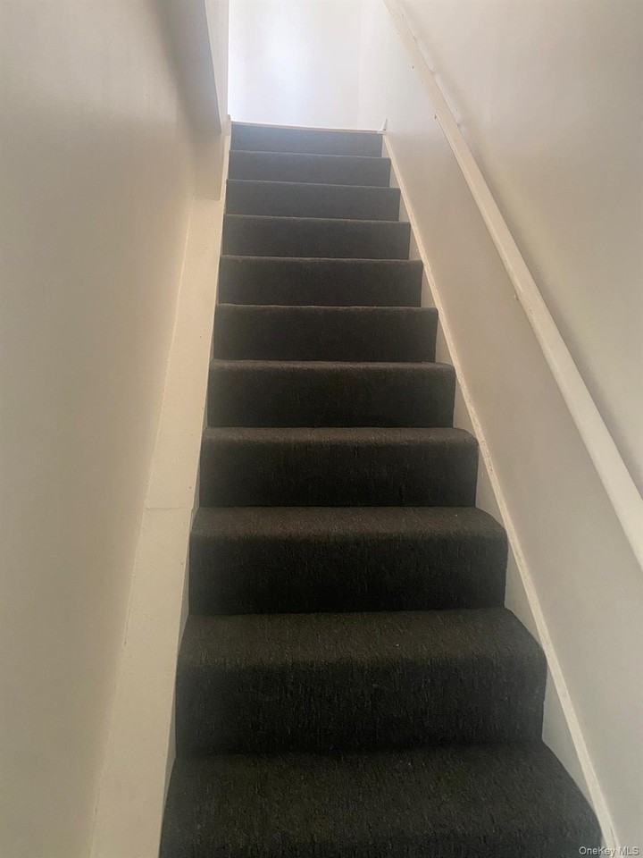 11115 205th St - Photo 2 of 11