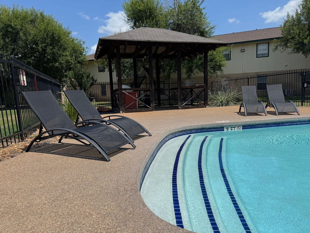 Brazos Point Apartments - Photo 3 of 10