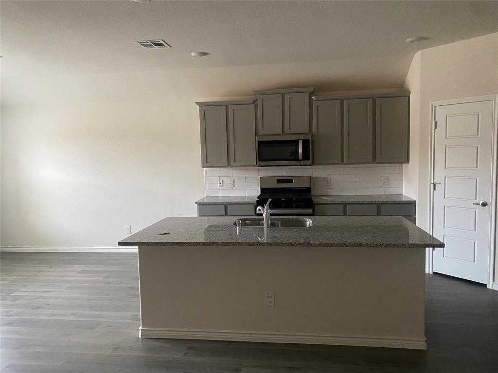 2116 Camellia St - Photo 3 of 5