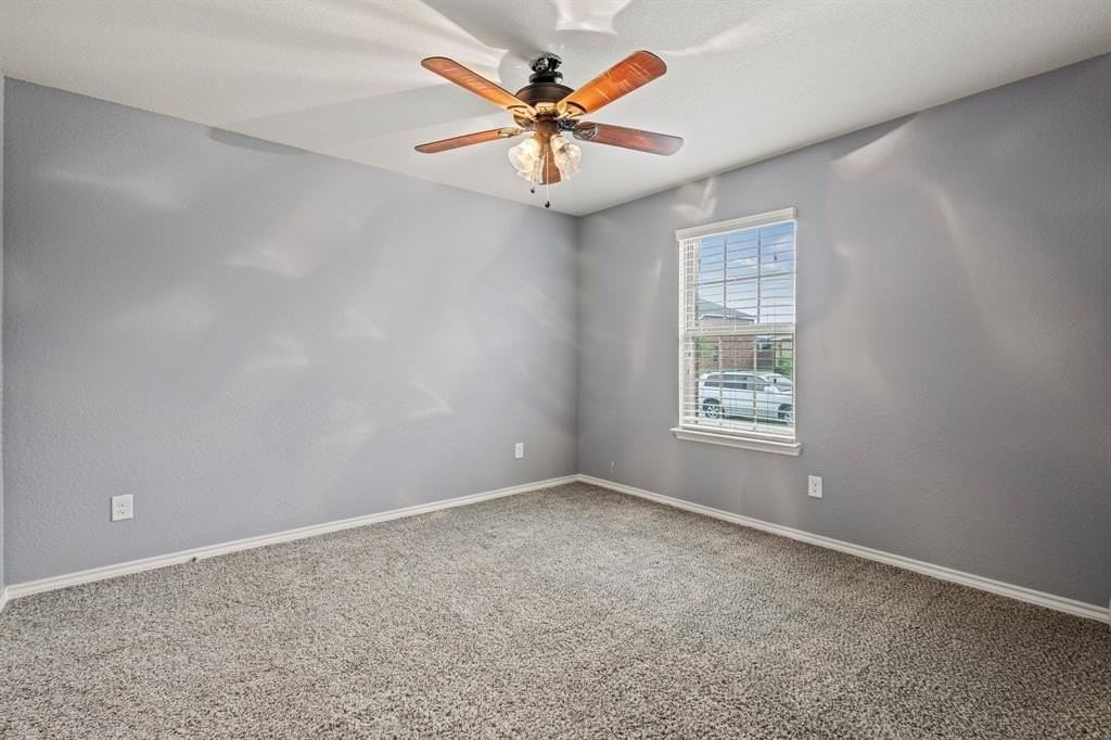 713 Mallard Dr - Photo 3 of 17