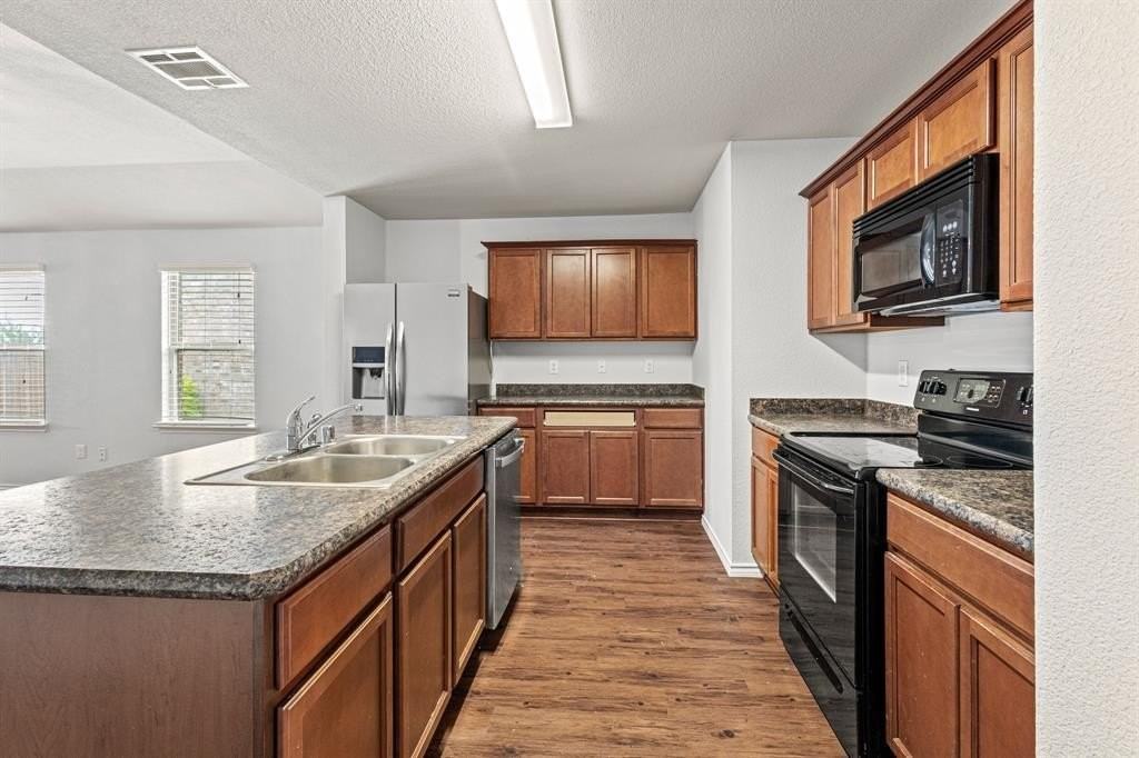 713 Mallard Dr - Photo 6 of 17