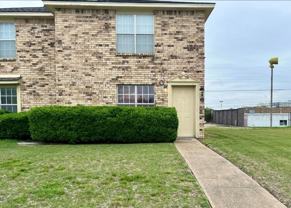 816 Red Bud Dr - Photo 1 of 1