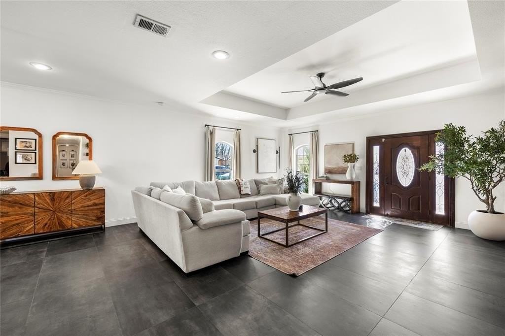 3108 Olive Pl - Photo 3 of 39