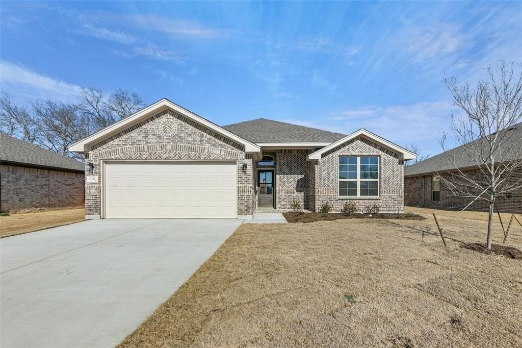 1102 Holly St - Photo 2 of 35