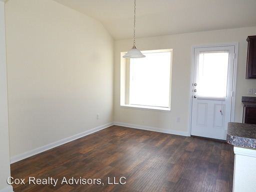 5048 Glen Eden Dr - Photo 3 of 15