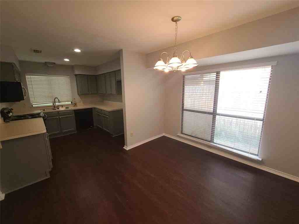 2442 Hallmark St - Photo 3 of 26