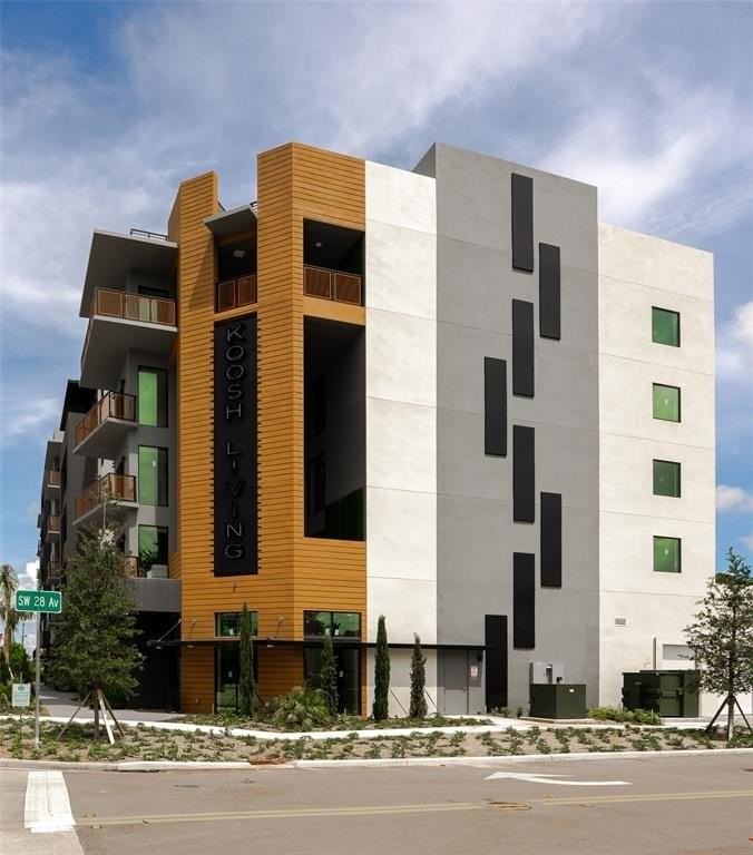 2750 Griffin Rd #309 - Photo 2 of 47