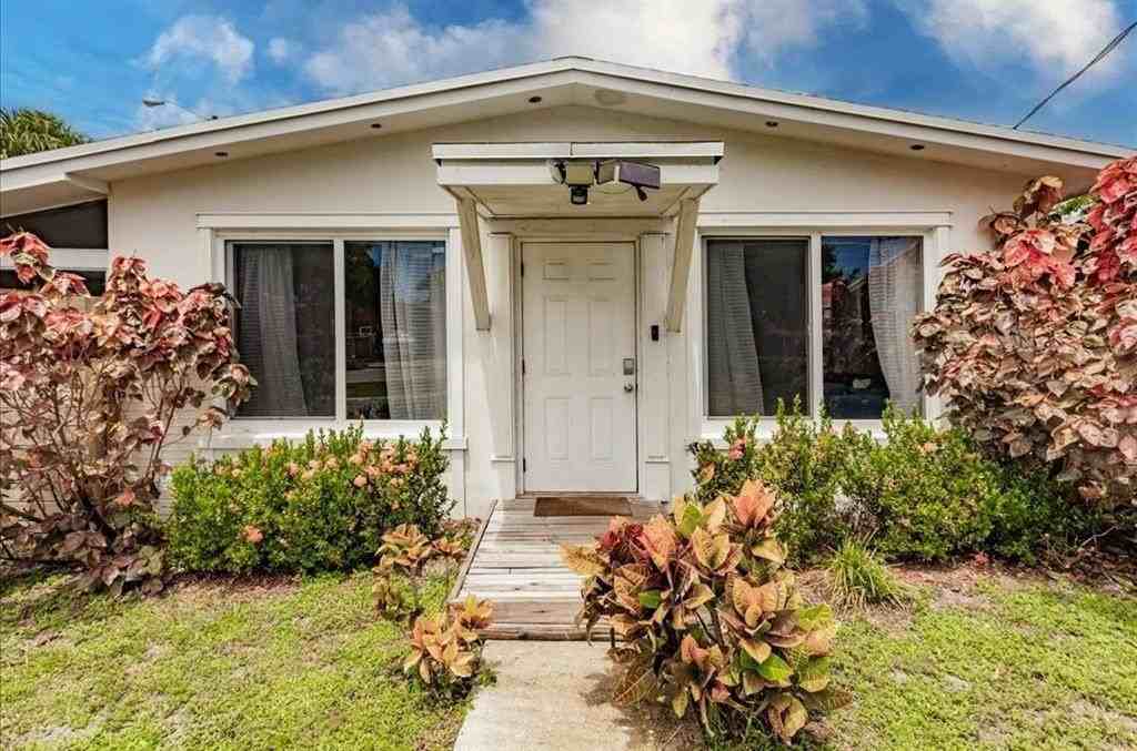 422 Phippen Waiters Rd - Photo 2 of 30