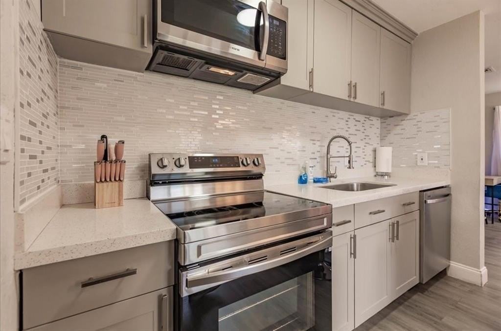 422 Phippen Waiters Rd - Photo 6 of 30