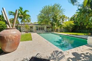 1635 Seabreeze Blvd - Photo 1 of 1