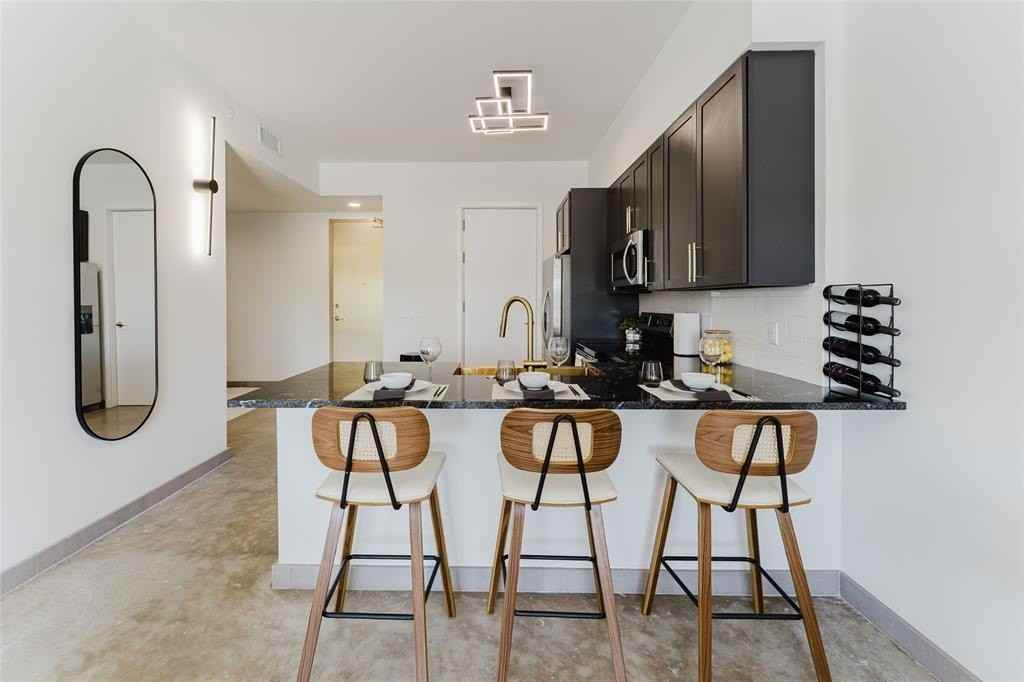 2750 Griffin Rd #412 - Photo 7 of 47