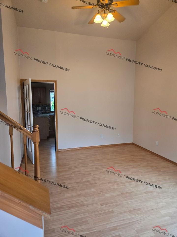 3215 Mckinley Ct - Photo 5 of 21