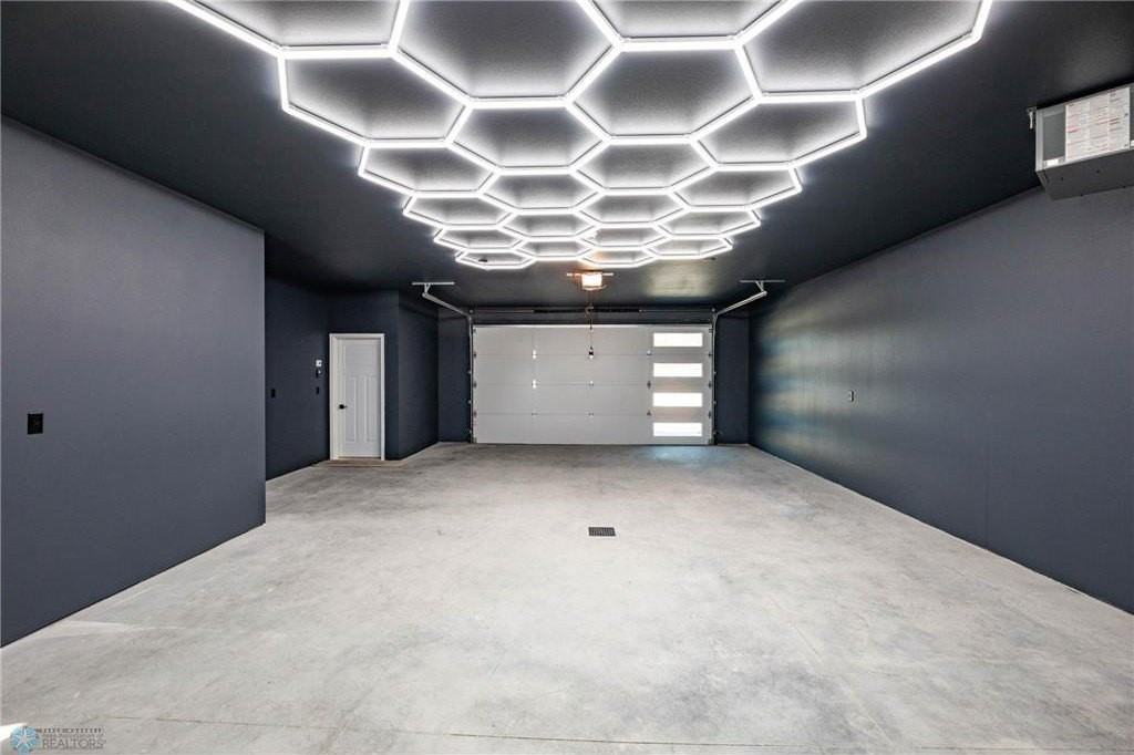 6715 66th Ave S - Photo 2 of 7