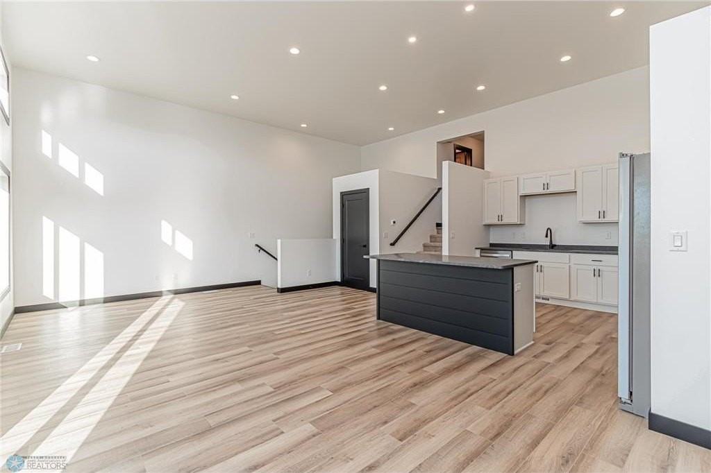 6733 67th Ave S - Photo 2 of 7