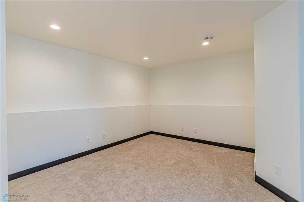 6733 67th Ave S - Photo 6 of 7