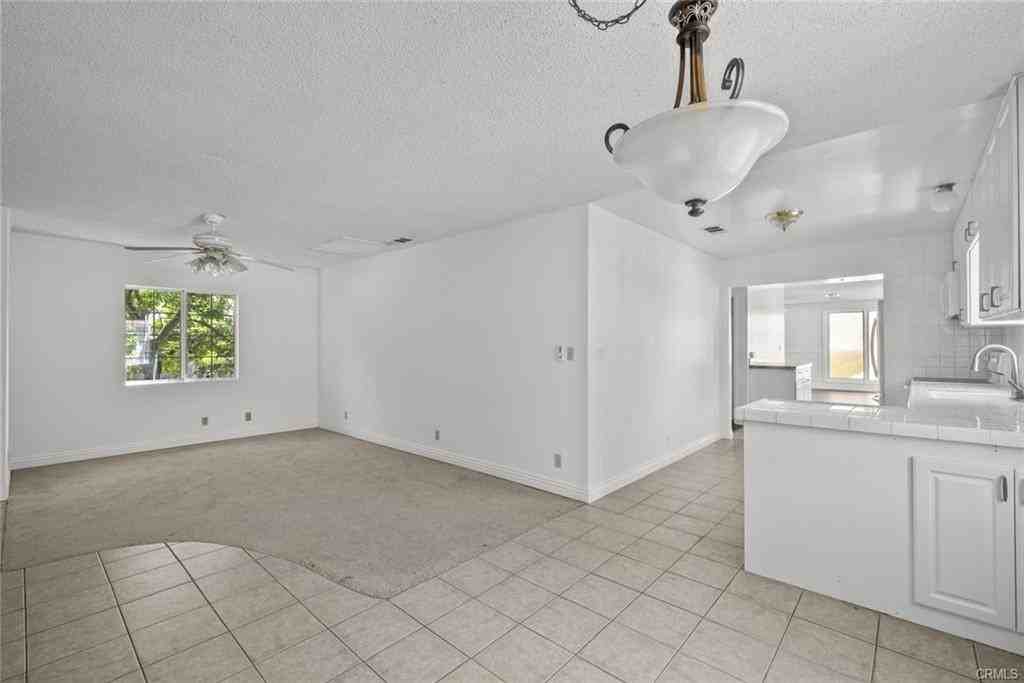 10528 1/2 Hillhaven Ave - Photo 4 of 8