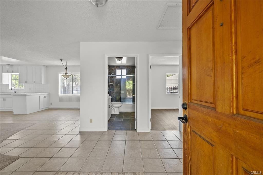 10528 1/2 Hillhaven Ave - Photo 5 of 8