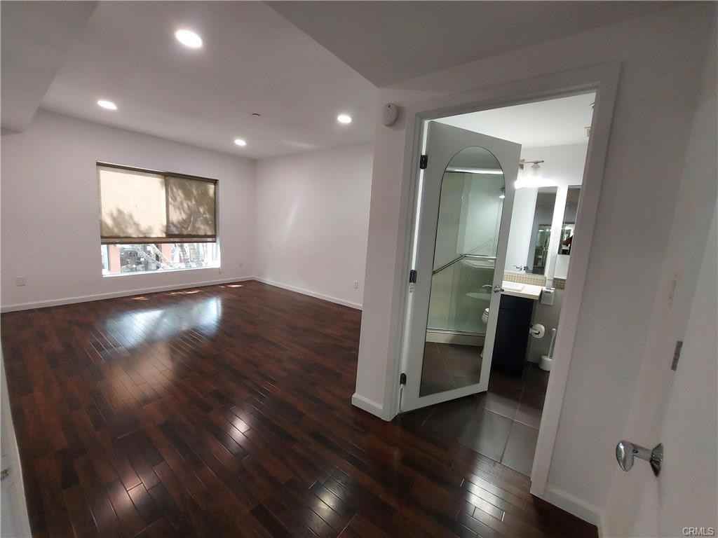 159 W Green St #201A - Photo 5 of 8