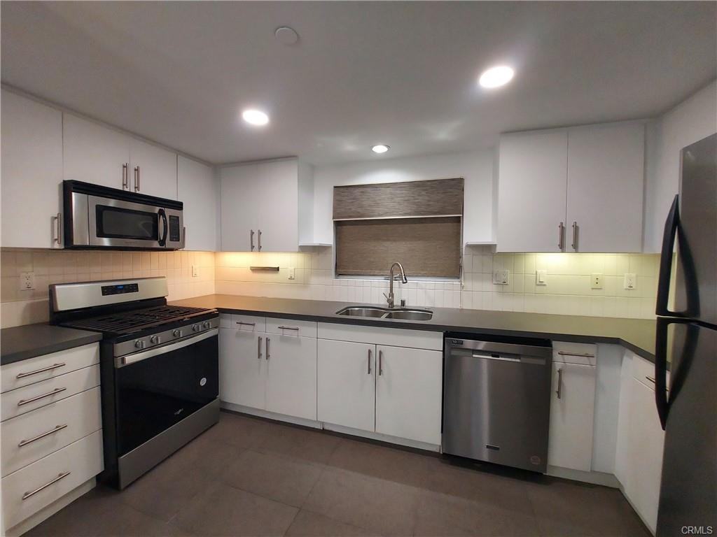 159 W Green St #201A - Photo 6 of 8