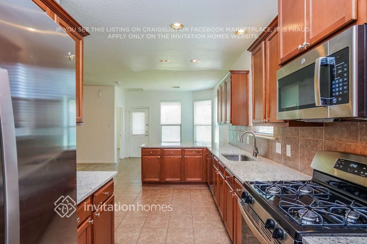 13018 Millstream Bend Ln - Photo 7 of 17