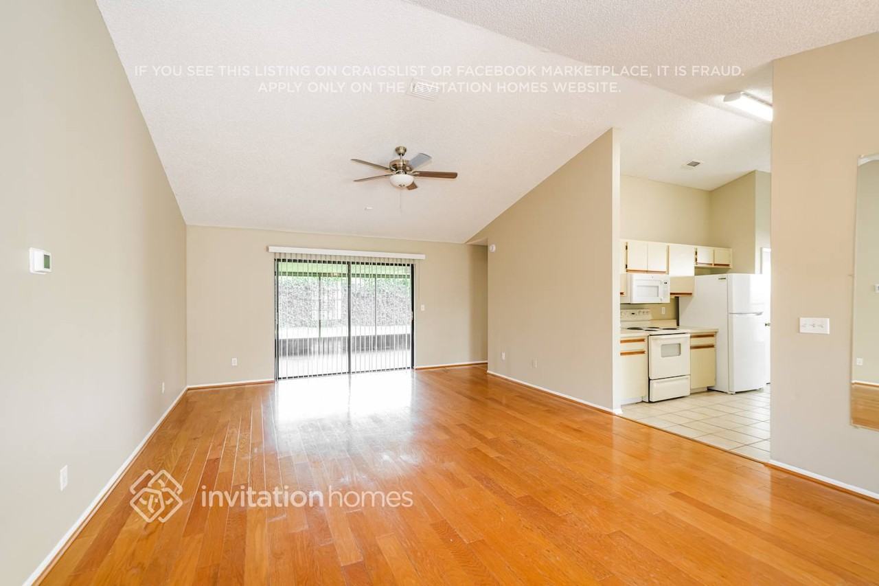 8916 Bayaud Dr - Photo 3 of 17
