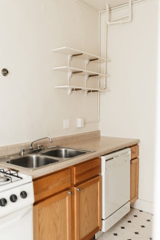 Loring Terraces, Apartments on West 15th - Photo 5 of 33