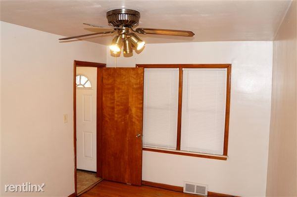 24305 Orangelawn - Photo 3 of 9