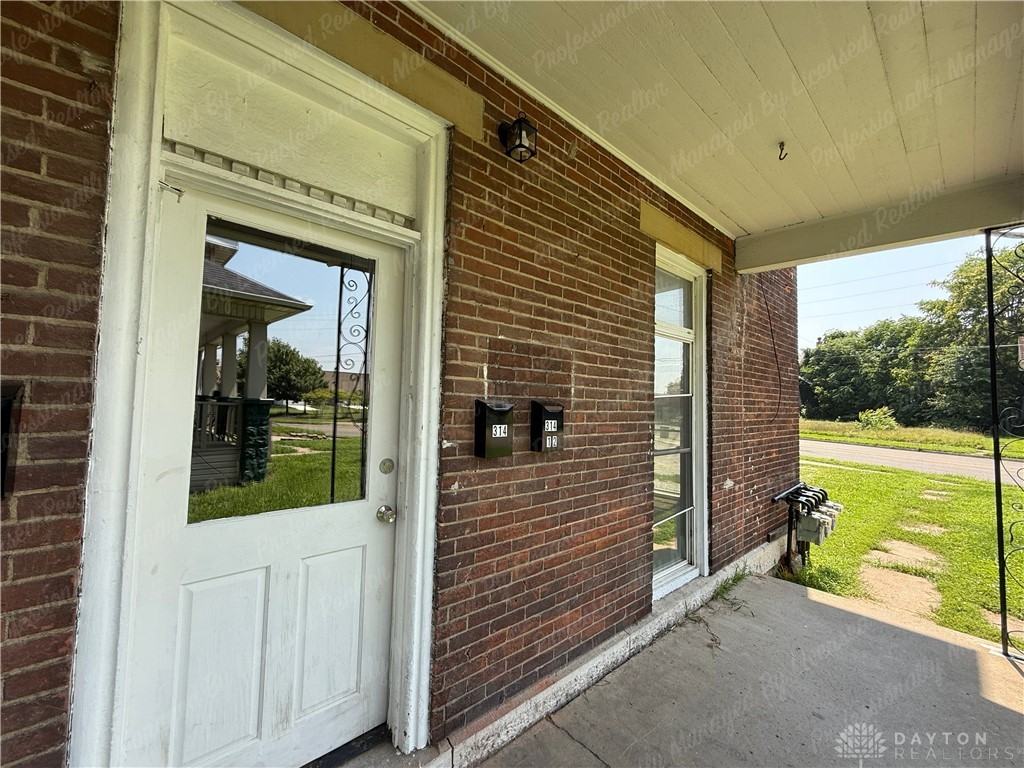 314 Selma Unit# 1/2 ##1/2 - Photo 2 of 16