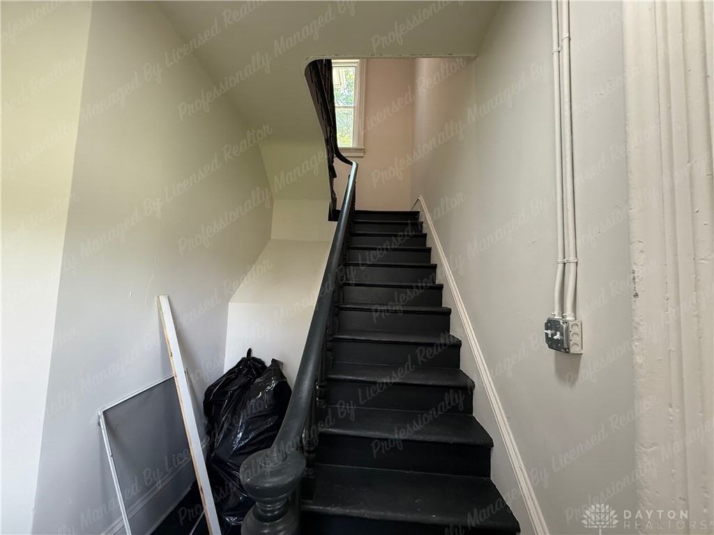 314 Selma Unit# 1/2 ##1/2 - Photo 3 of 16