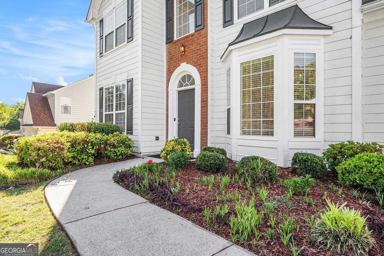 1916 Oakwood Grove Dr - Photo 2 of 20