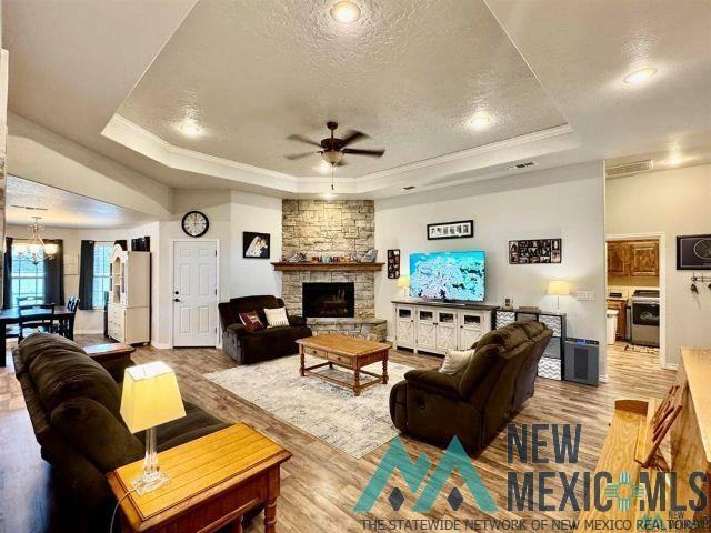 3313A Northglen Dr - Photo 3 of 42