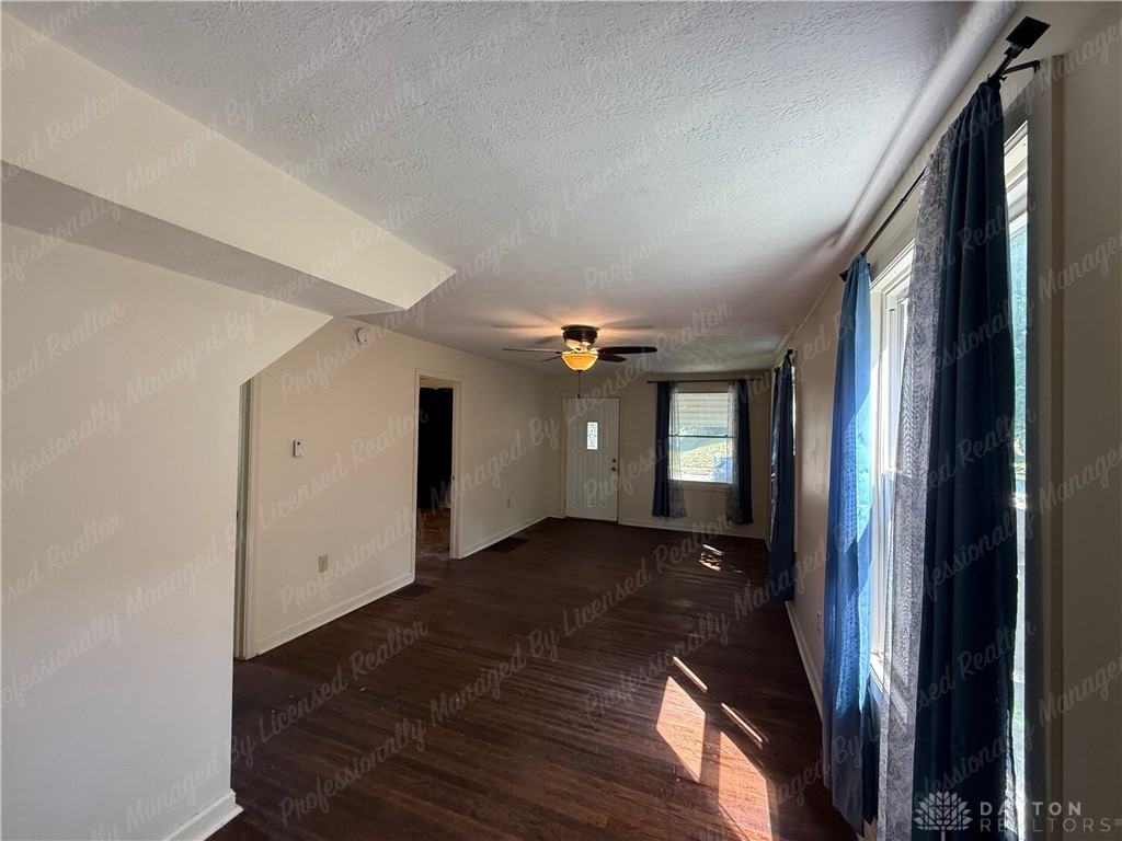 2443 Revere Ave - Photo 4 of 24