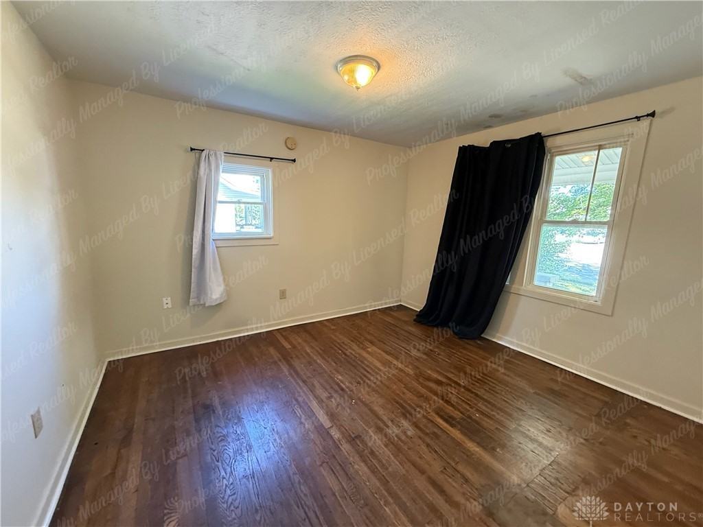 2443 Revere Ave - Photo 6 of 24