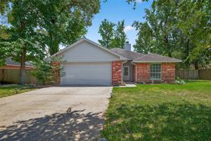 featured image of 6719 Woodland Oaks