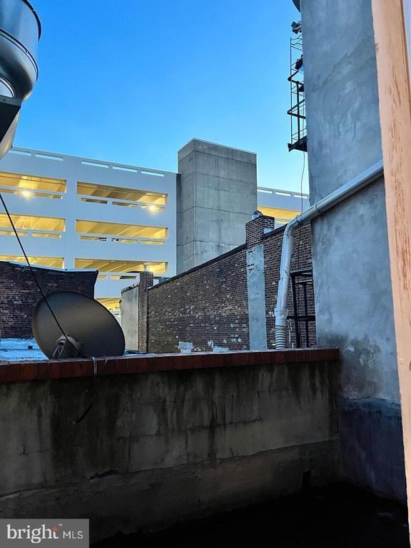 906 Arch St - Photo 2 of 7