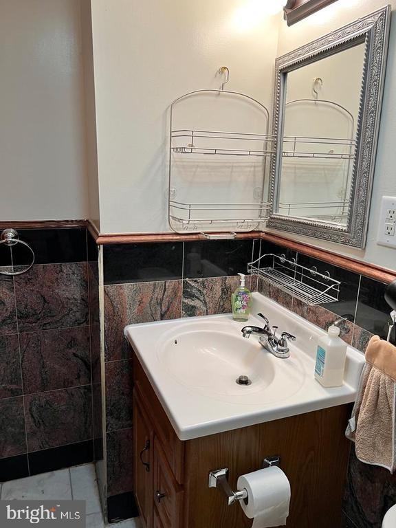 906 Arch St - Photo 3 of 7