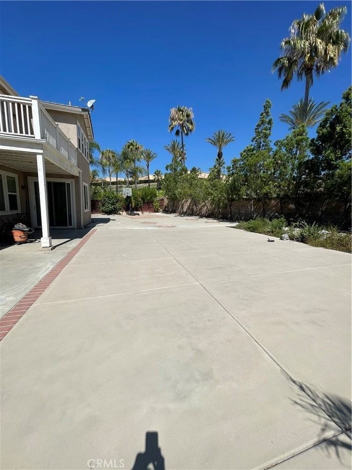 1321 Kendra Ln - Photo 6 of 37