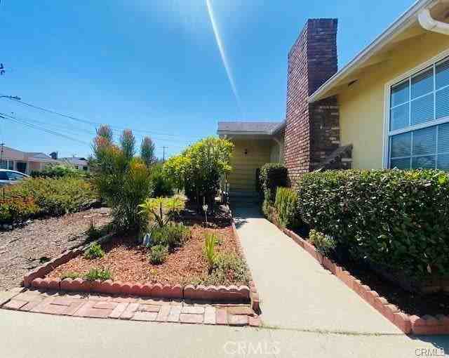 9721 Emperor Avenue - Photo 2 of 13