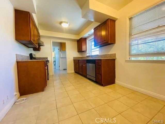 9721 Emperor Avenue - Photo 4 of 13