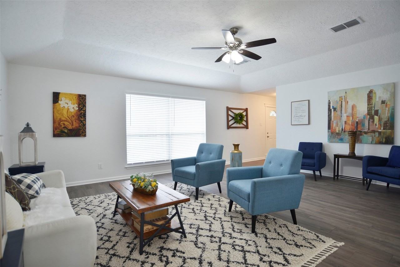 2797 Wood Hollow Dr - Photo 4 of 21