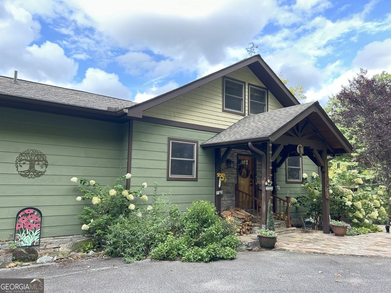 100 Corinth Dr - Photo 3 of 31