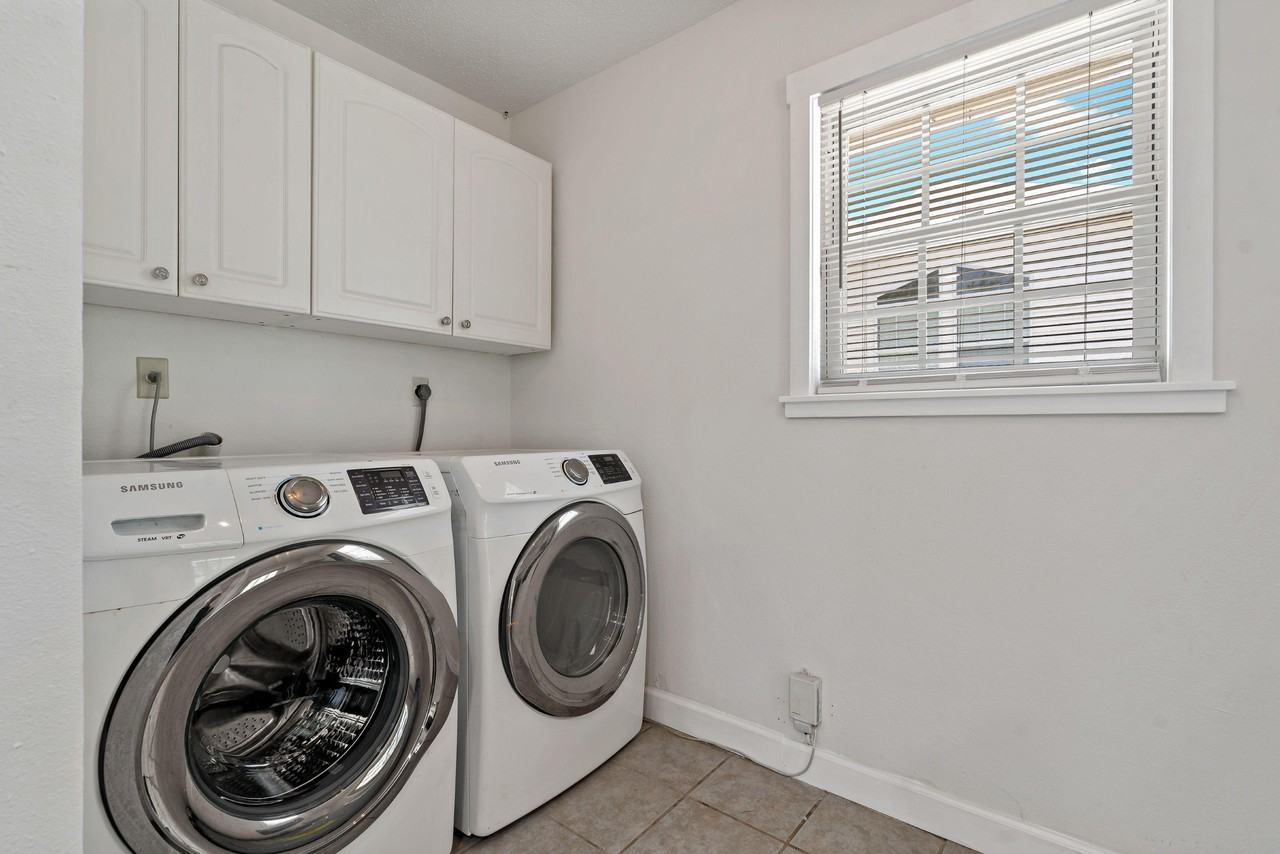 Friends Ave - Photo 7 of 15