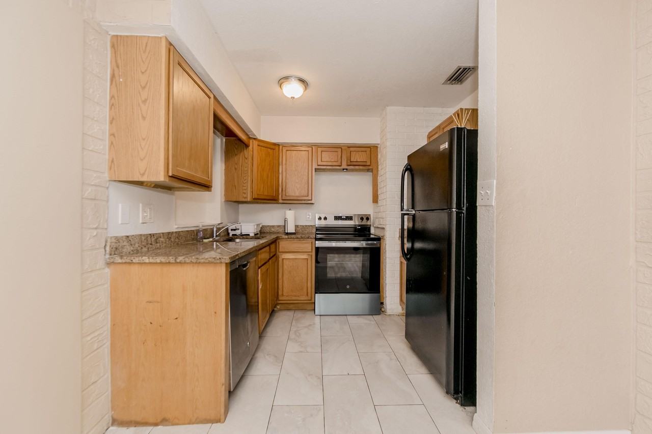 Bel Air St - Photo 4 of 6