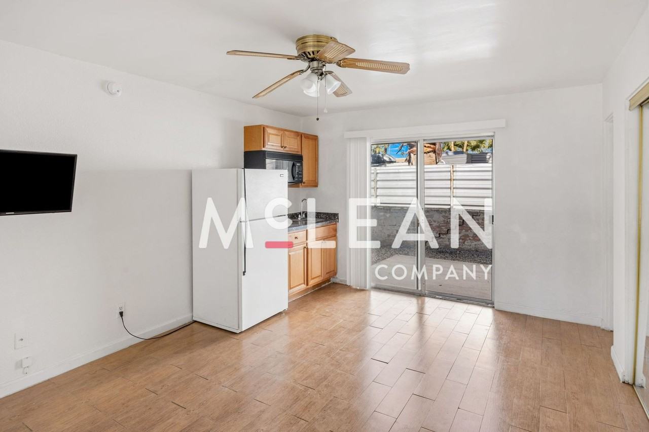 350 E Palm Canyon Dr #20 - Photo 4 of 35