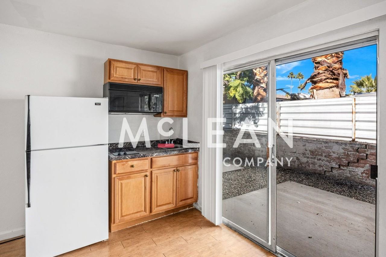 350 E Palm Canyon Dr #20 - Photo 5 of 35